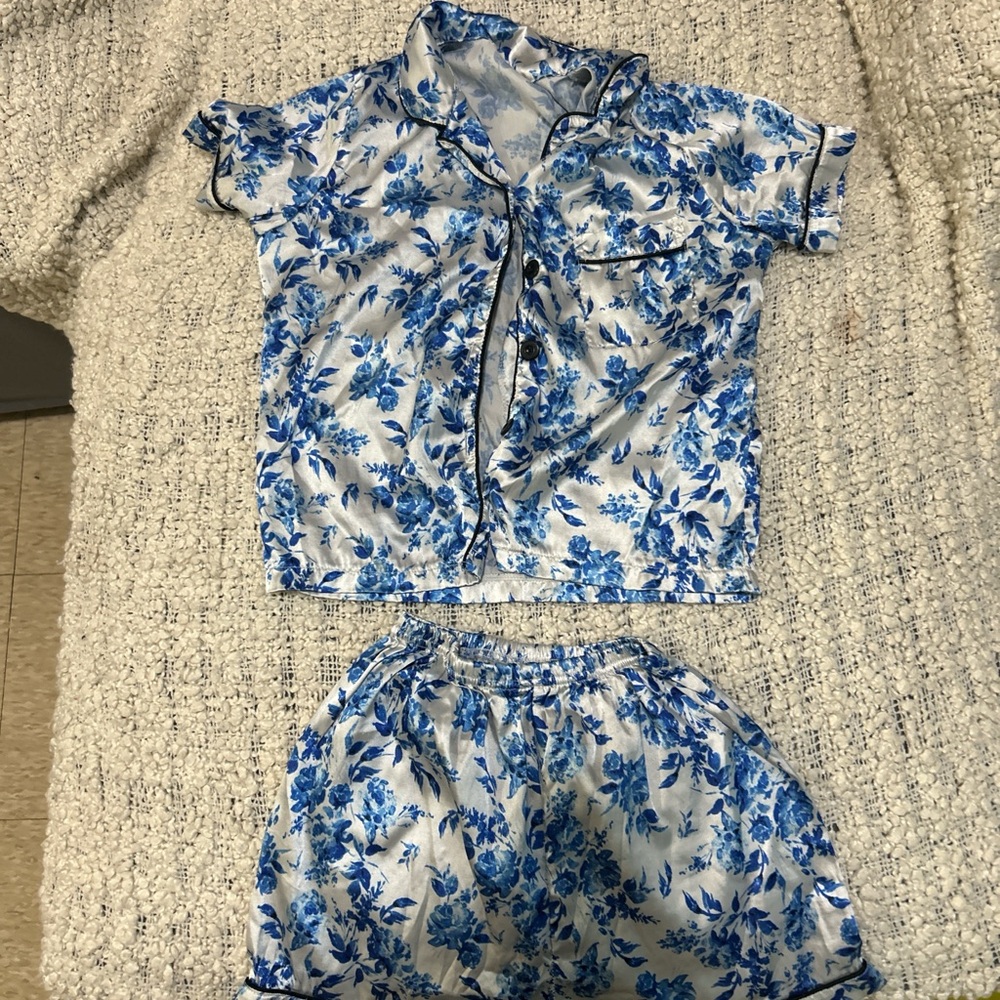 PINK Victoria's Secret Blue Floral Pajama Set